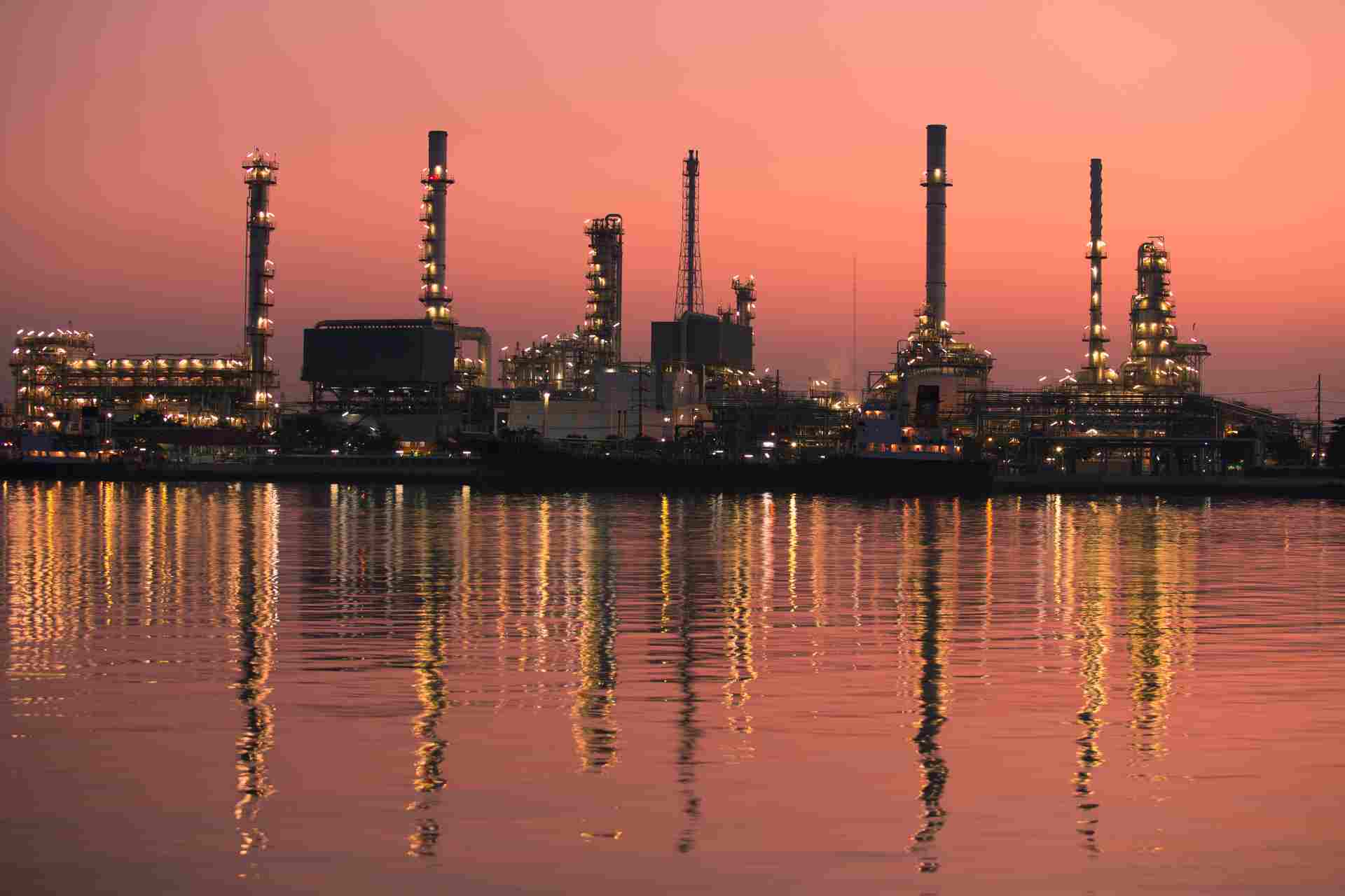 Oil rallies on Opec compromise while metals challenged by dollar and trade war