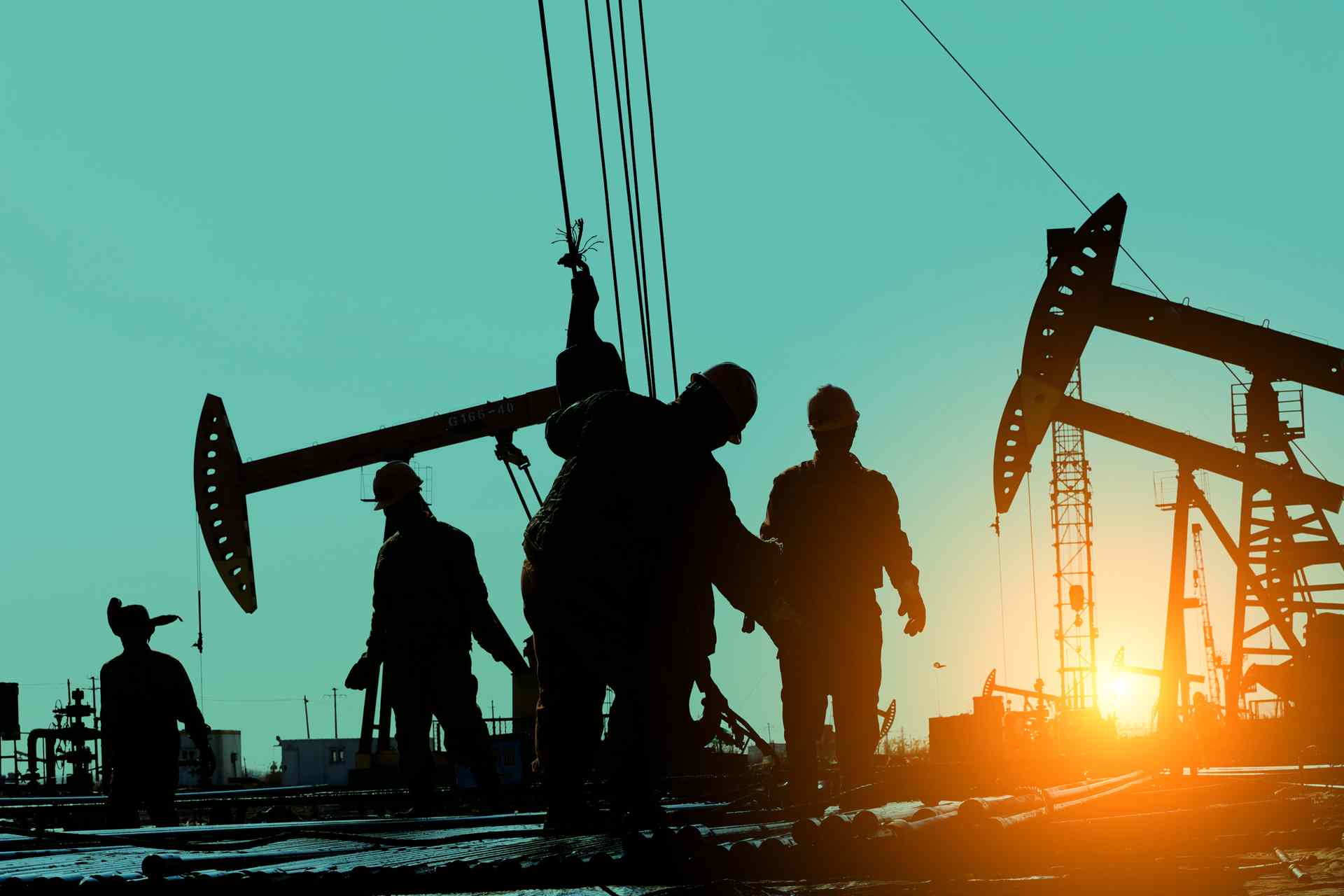COT: Stretched positioning raising reversal risks