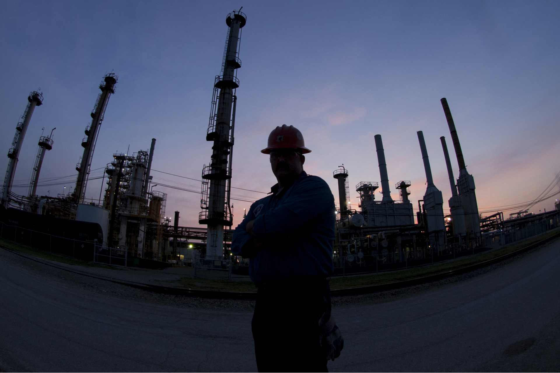 Oil hit by recession fears but downside is limited