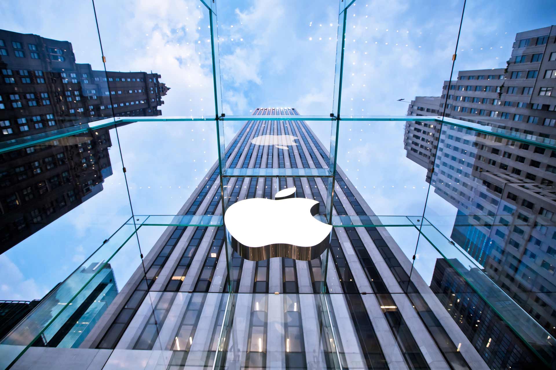 Equity market concentration is near record as Apple hits $3trn in value