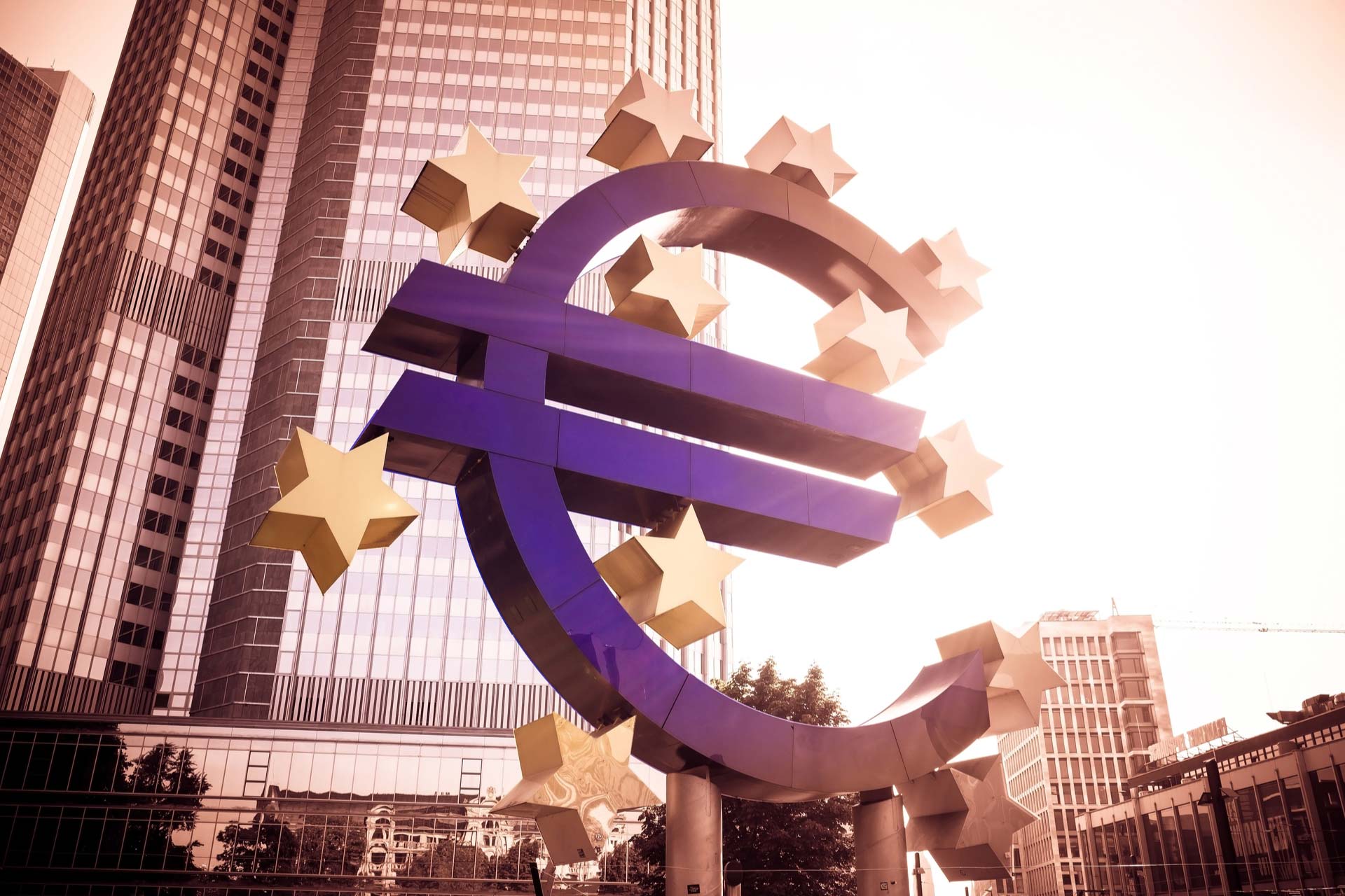 Much ado about nothing: the European Central Bank fails to boost the periphery