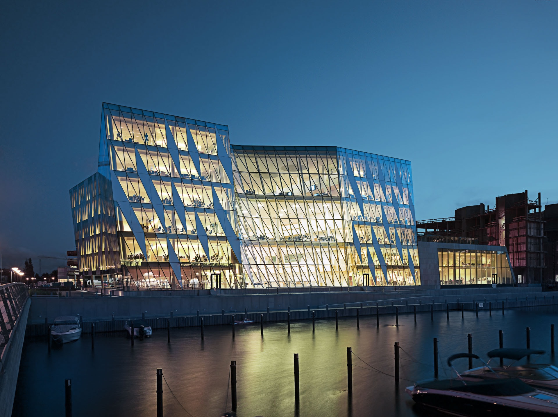 SaxoBank_HQ_Portrait_2016_4_2020